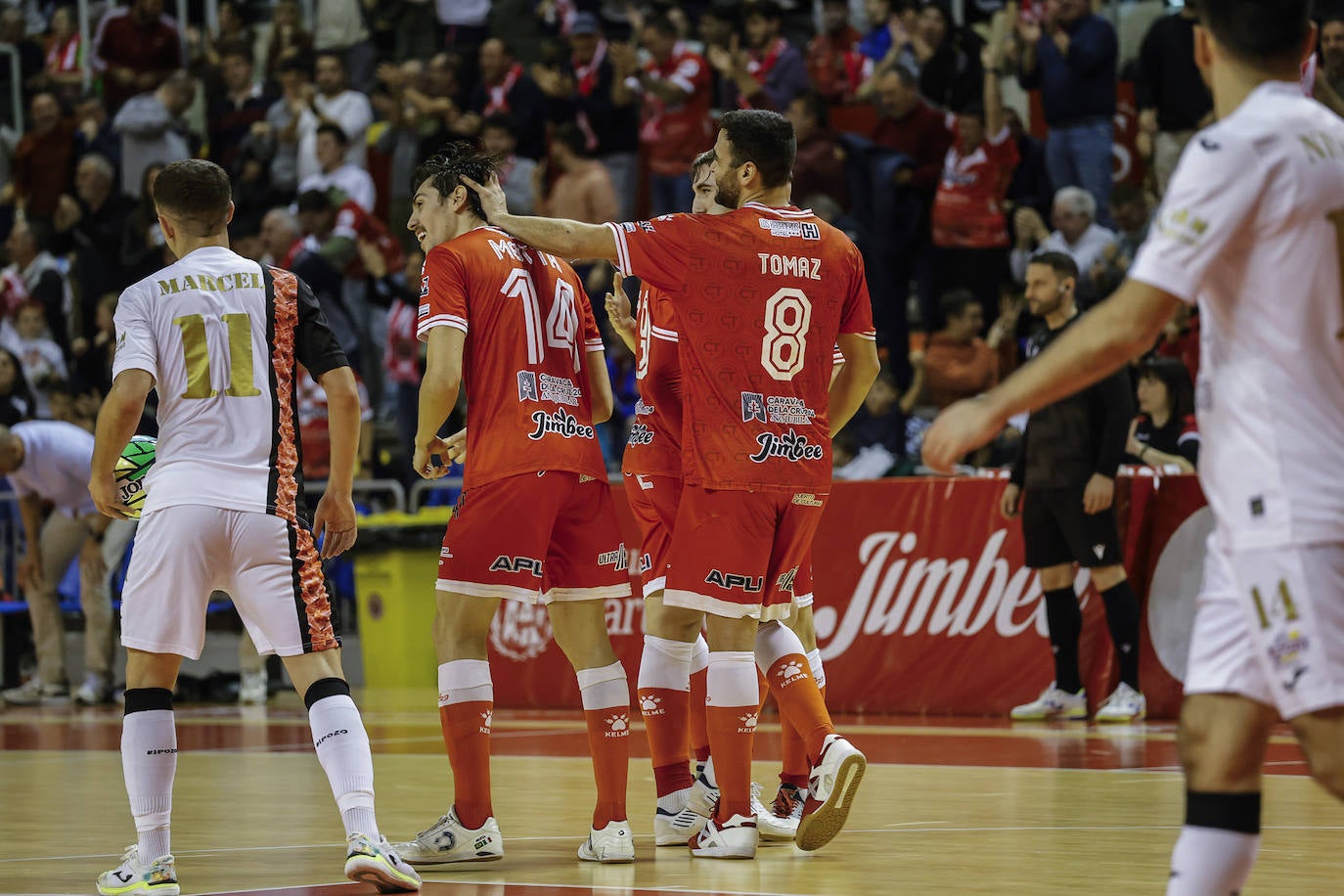 Las imágenes del Jimbee-ElPozo