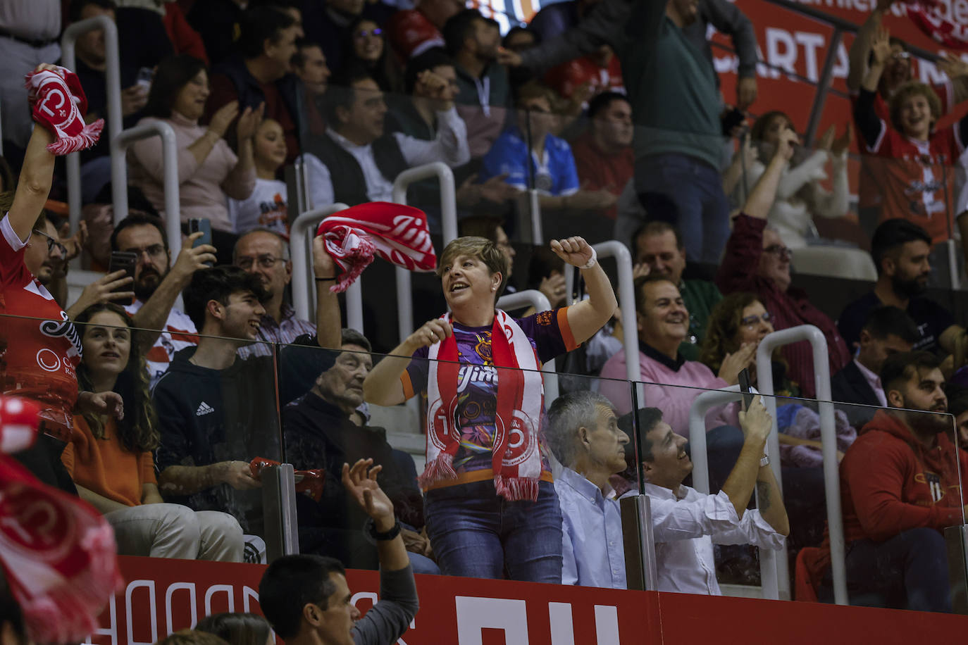 Las imágenes del Jimbee-ElPozo