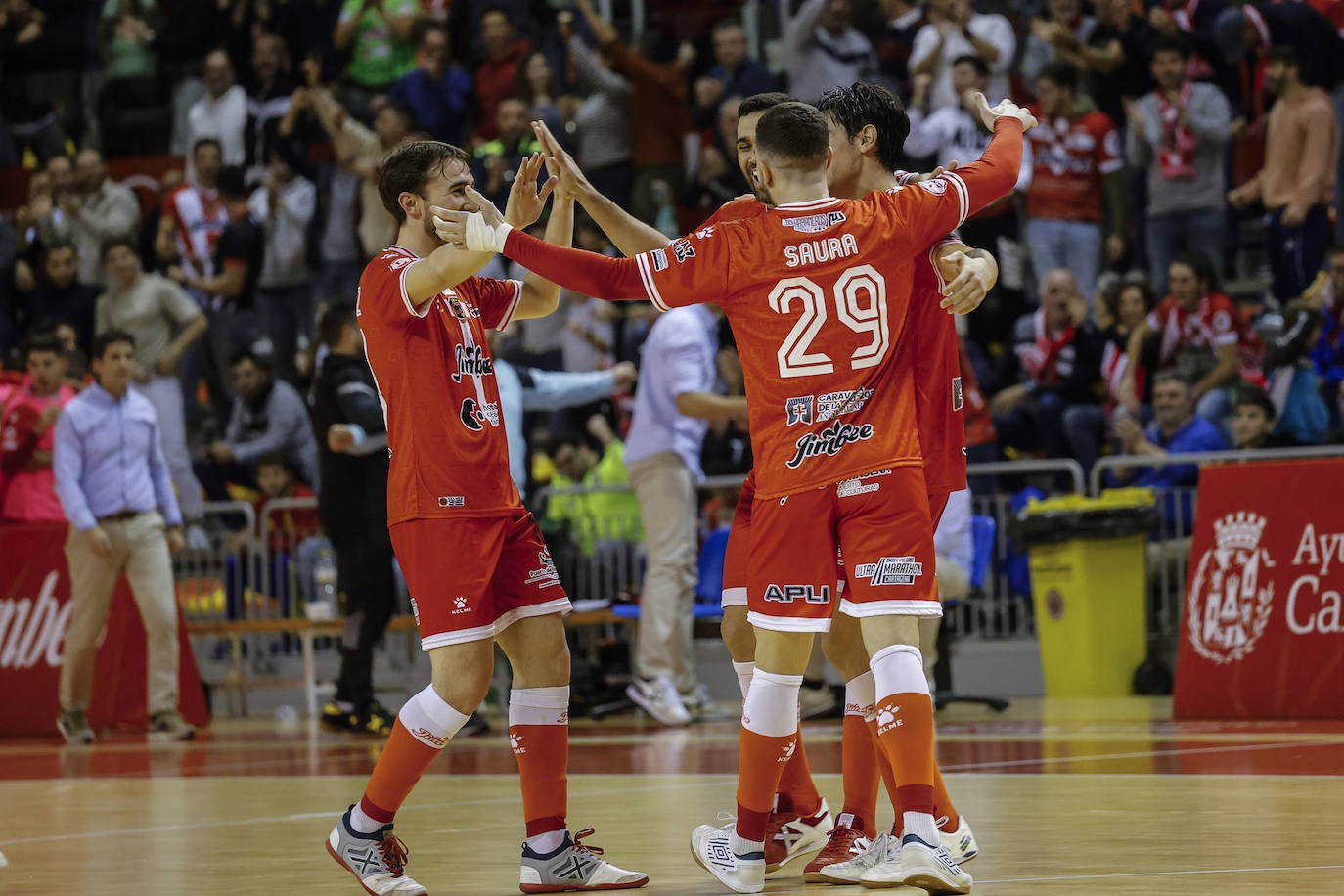 Las imágenes del Jimbee-ElPozo