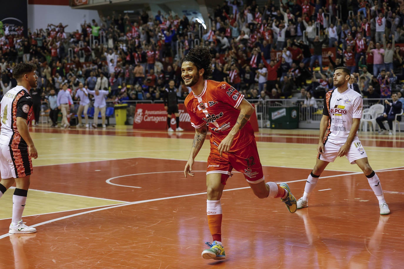 Las imágenes del Jimbee-ElPozo