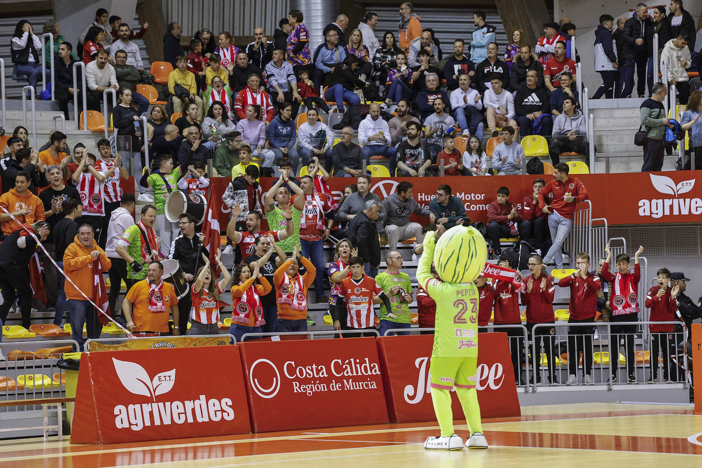 Las imágenes del Jimbee-ElPozo