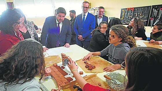 La Comunidad estudia solicitar la ampliación de la enseñanza obligatoria hasta los 18 años
