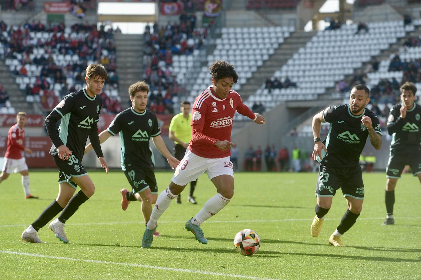 El Real Murcia gana en casa al Atlético Baleares