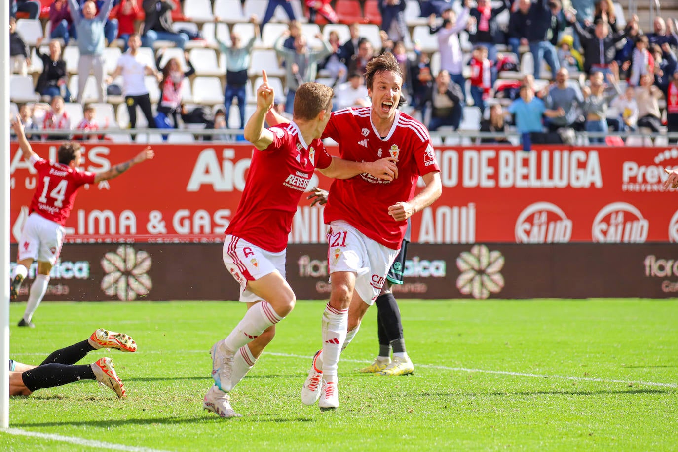 El Real Murcia gana en casa al Atlético Baleares