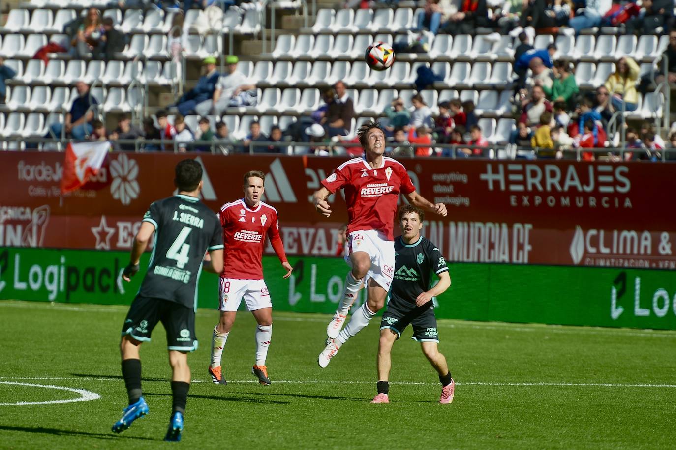 El Real Murcia gana en casa al Atlético Baleares