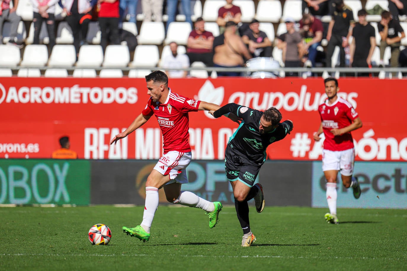 El Real Murcia gana en casa al Atlético Baleares