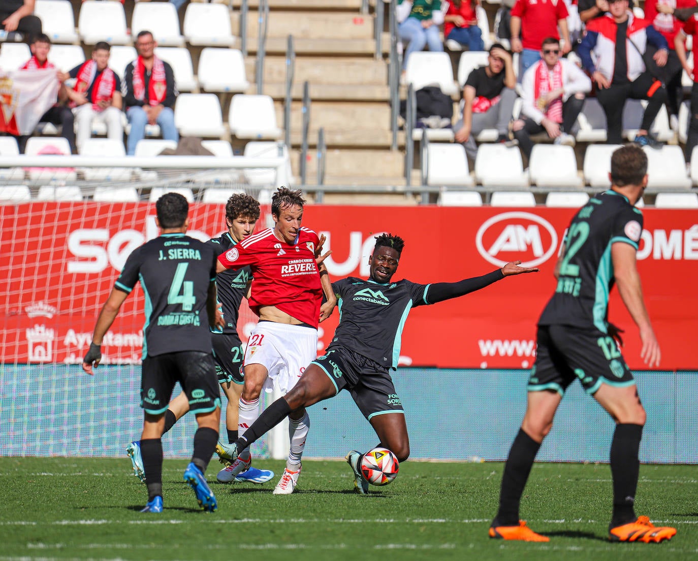 El Real Murcia gana en casa al Atlético Baleares