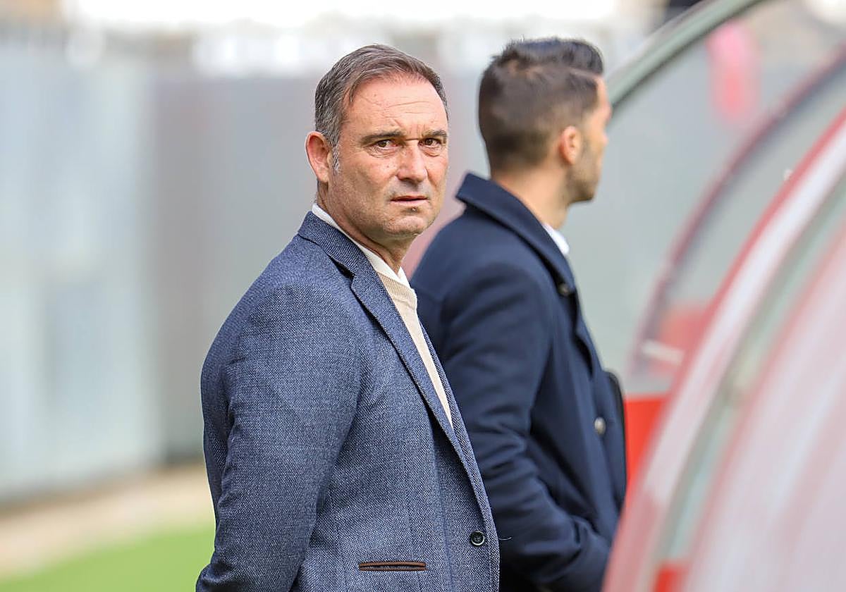 Javier Recio, director deportivo del Real Murcia, en la previa del encuentro del equipo grana ante el Baleares.