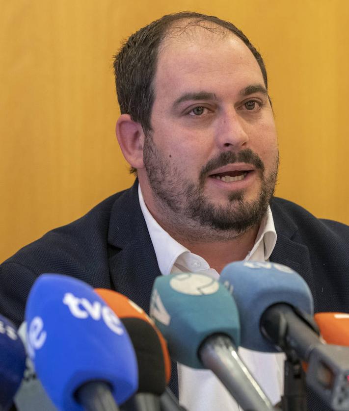 Imagen secundaria 2 - La madre del joven desaparecido en el Mar Menor: «Ni está en el mar ni fue un accidente»