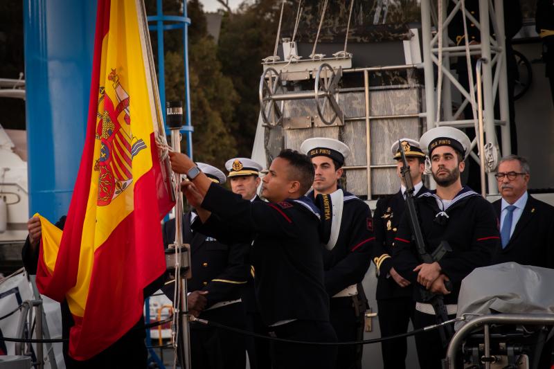 La visita de la patrullera de la Armada a Campoamor, en imágenes