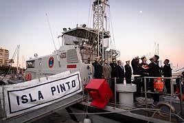 La visita de la patrullera de la Armada a Campoamor, en imágenes