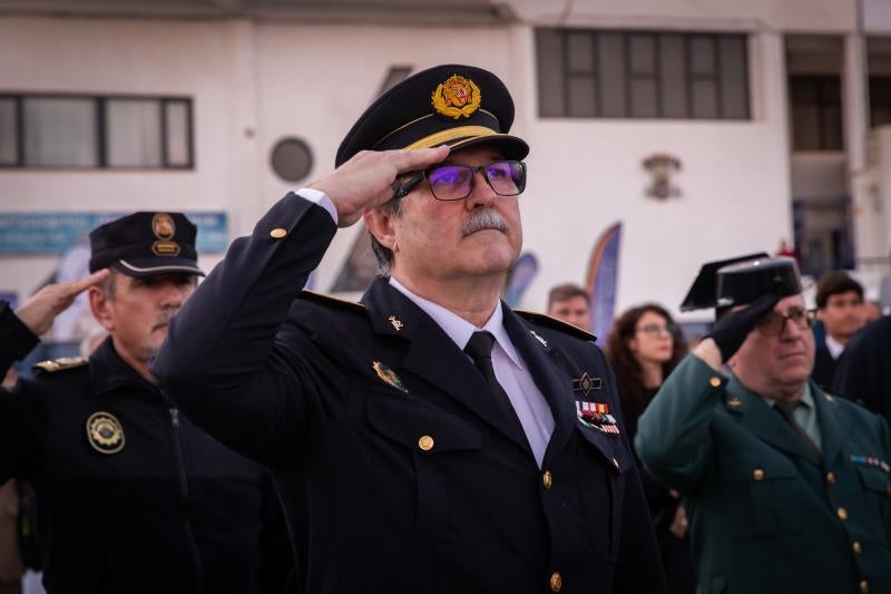 La visita de la patrullera de la Armada a Campoamor, en imágenes