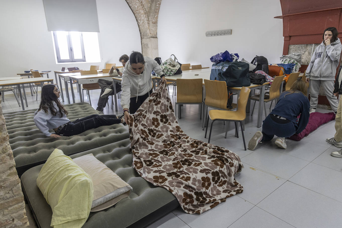 Las imágenes del encierro de los alumnos de Enfermería de Cartagena