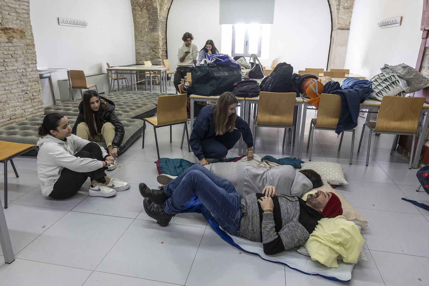 Las imágenes del encierro de los alumnos de Enfermería de Cartagena