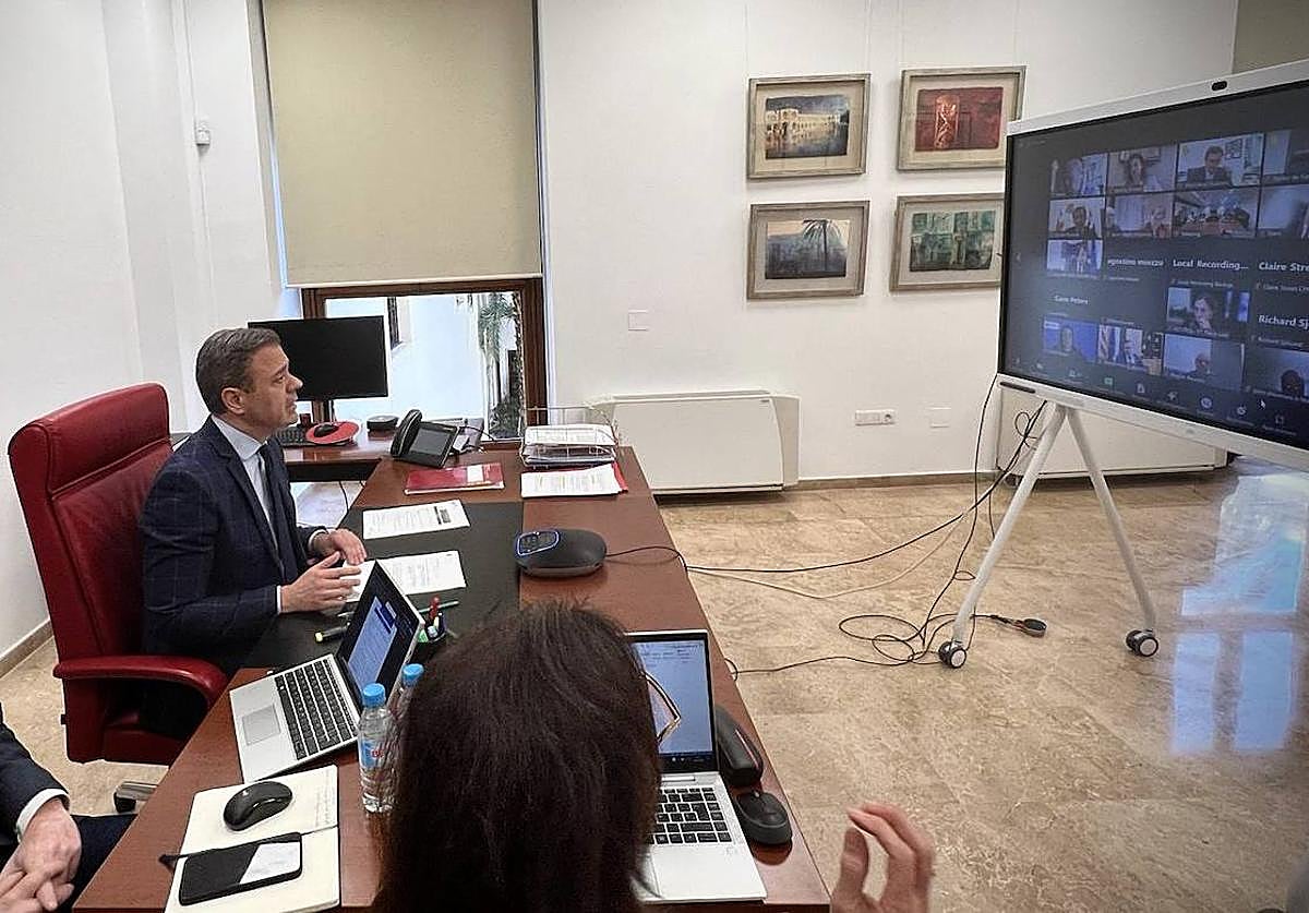 Marcos Ortuño, en la reunión por videoconferencia del buró político de la Conferencia de Regiones Marítimas Periféricas (CRPM).