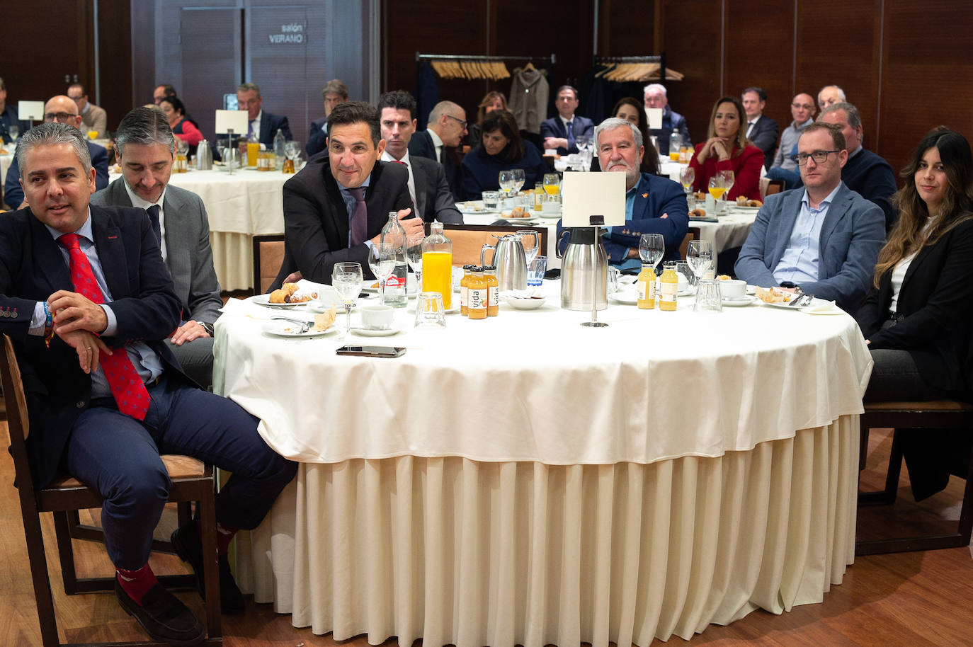 Las imágenes del Foro Agro organizado por Santander y LA VERDAD