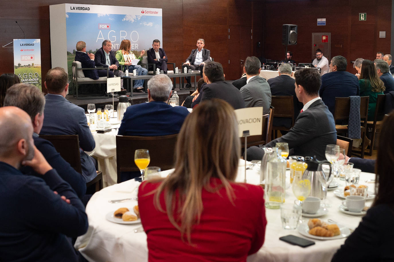 Las imágenes del Foro Agro organizado por Santander y LA VERDAD