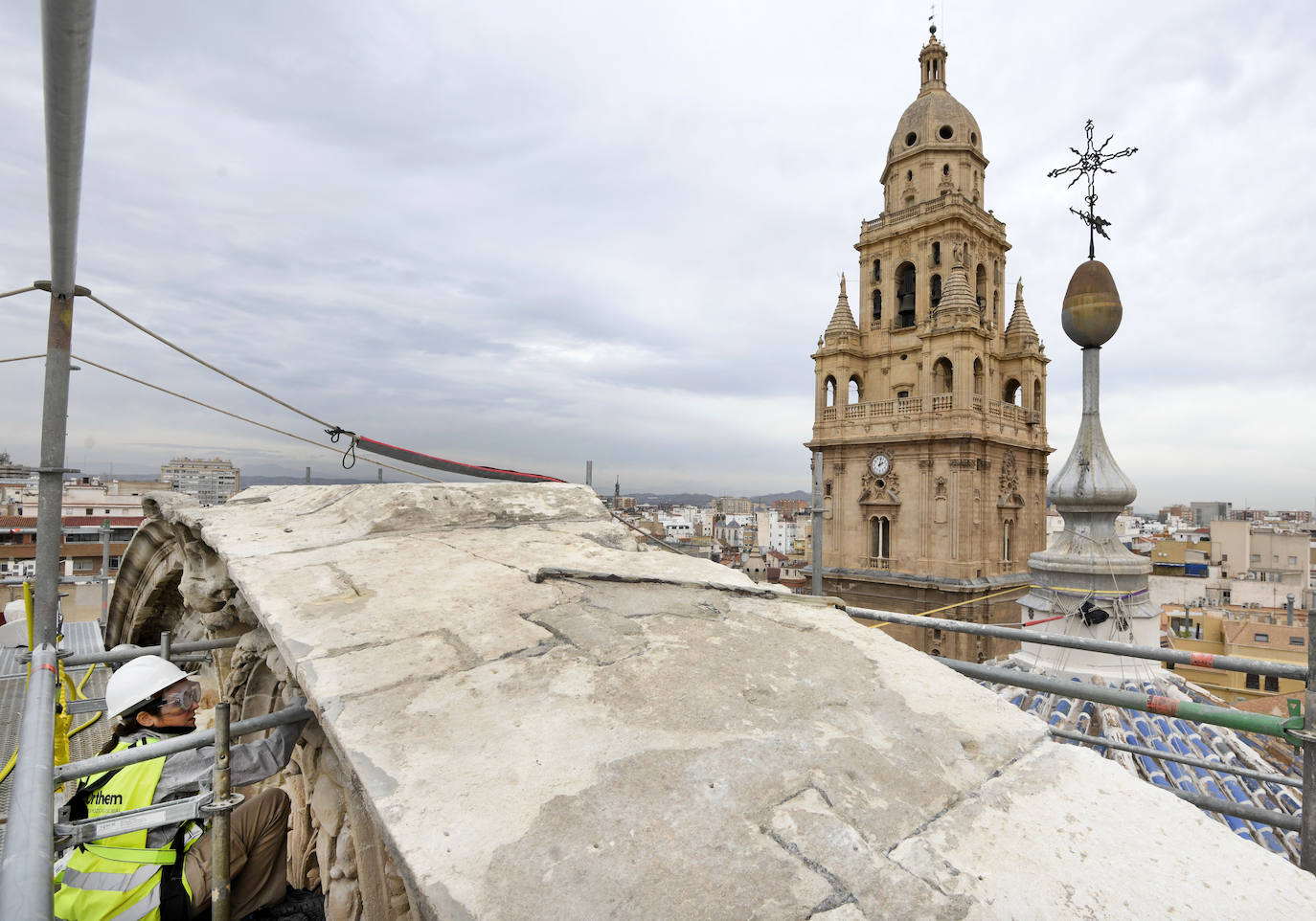 Trabajos en la fachada de la Catedral de Murcia