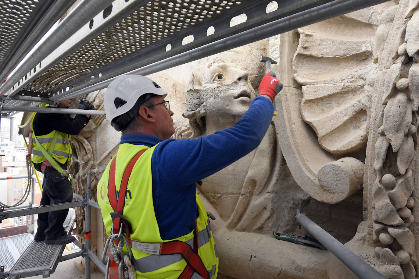 Trabajos en la fachada de la Catedral de Murcia