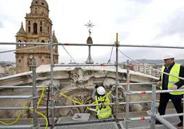 Trabajos en la fachada de la Catedral de Murcia