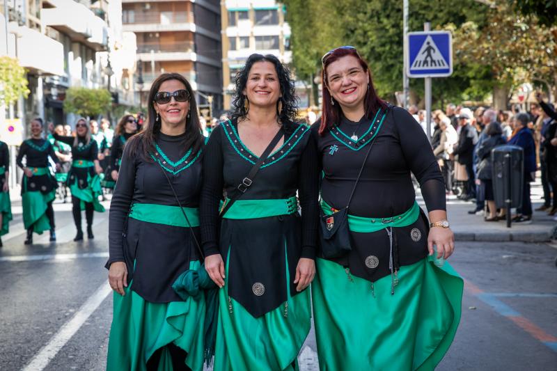 Las imágenes del desfile del Medio Año Festero en Orihuela