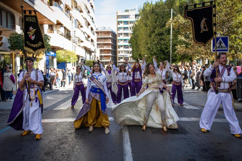 Las imágenes del desfile del Medio Año Festero en Orihuela