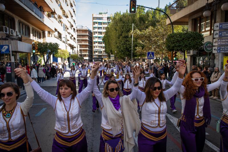 Las imágenes del desfile del Medio Año Festero en Orihuela