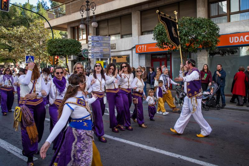 Las imágenes del desfile del Medio Año Festero en Orihuela