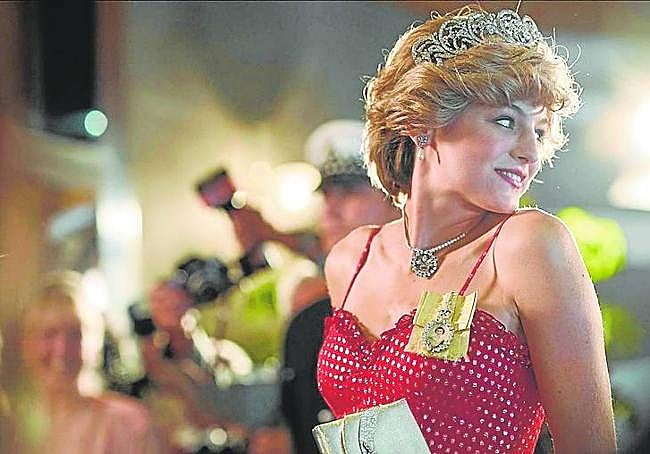 Lady Di. Elizabeth Debicki dijo que durante el rodaje en que dio vida a la Princesa de Gales sintió «una profunda tristeza».