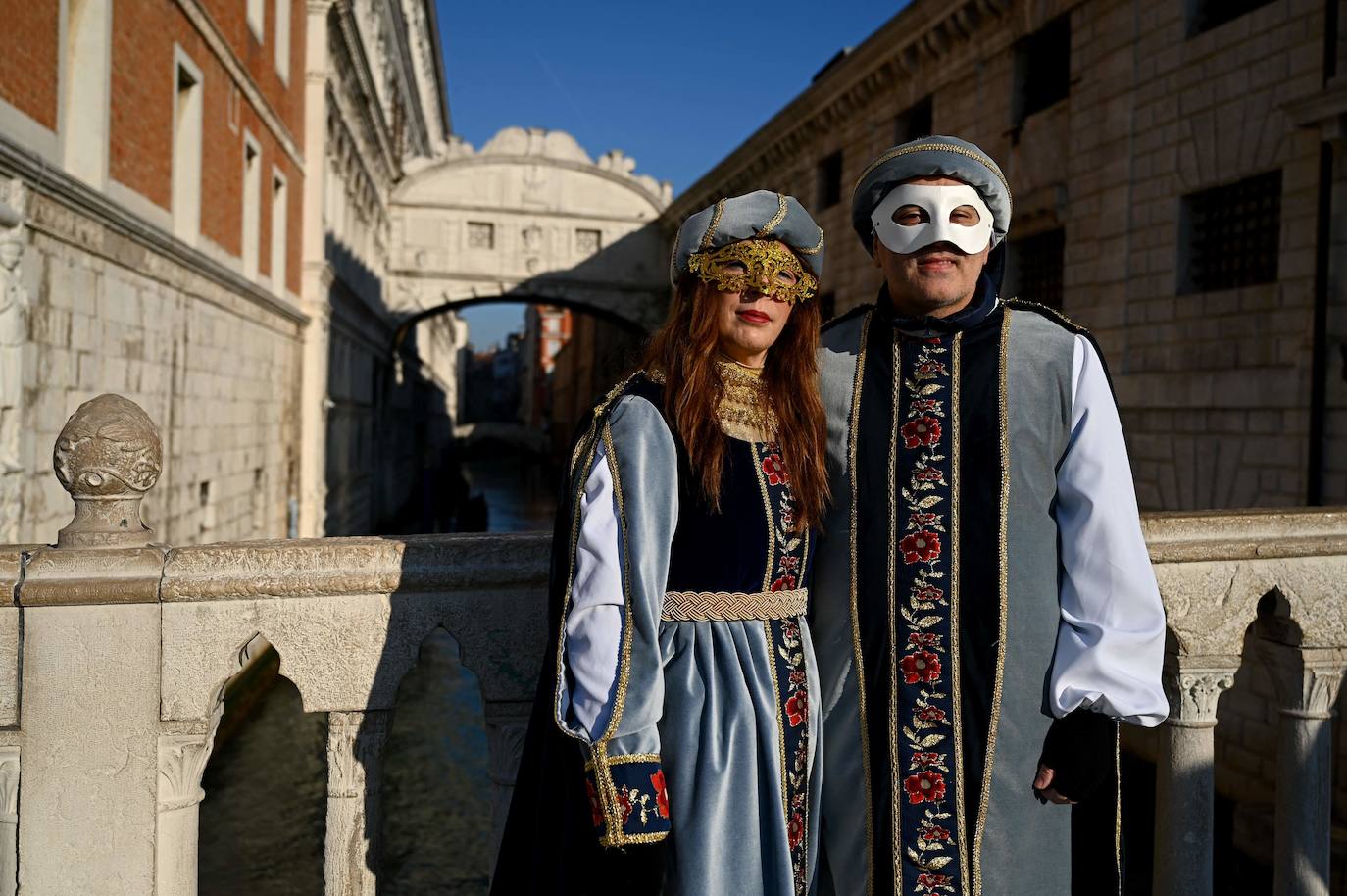 El Carnaval de Venecia llena de máscaras la ciudad