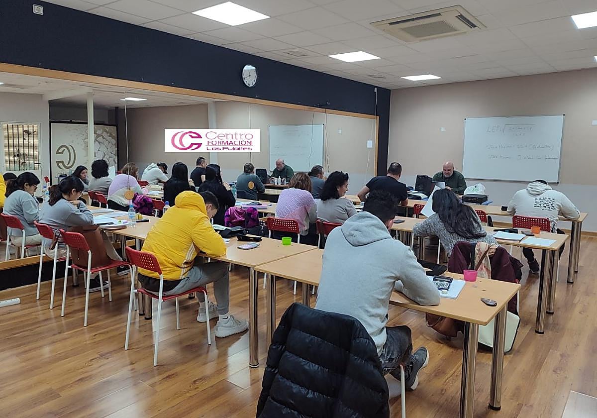 Alumnado en las instalaciones del Centro de Formación Los Pulpites, en Las Torres de Cotillas.