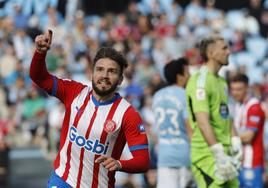 Portu celebra el gol que marcó para que el Girona le ganara al Celta y siguiera líder en Primera.