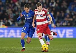 El cartagenero Yellu Santiago, a la izquierda de la imagen.