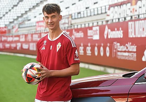 Martin Svidersky, este jueves, en su presentación en el Real Murcia.