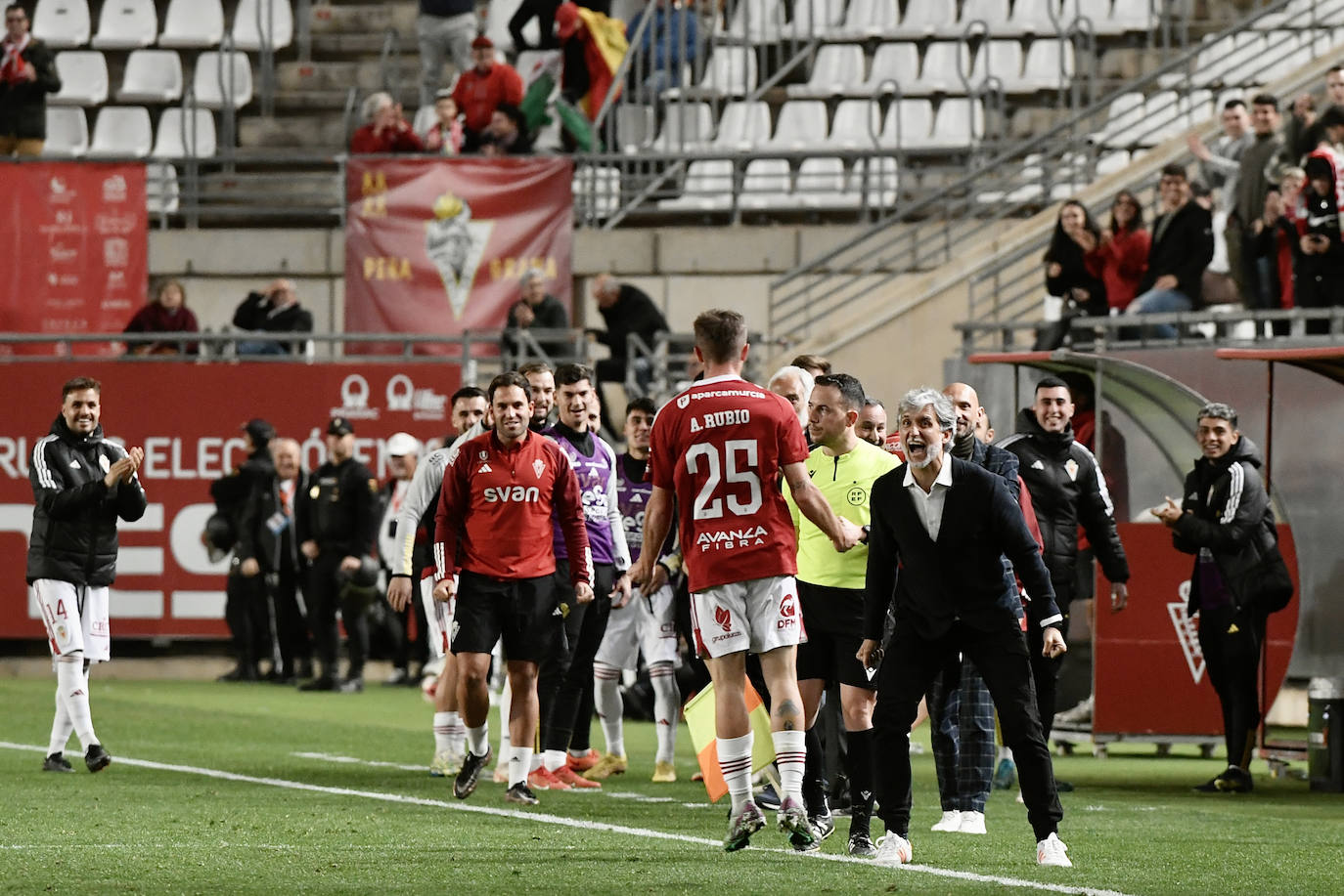 La victoria del Real Murcia frente al San Fernando, en imágenes