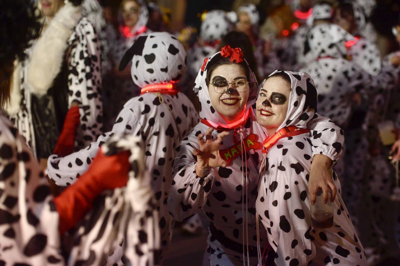 Primer desfile de comparsas en Beniaján