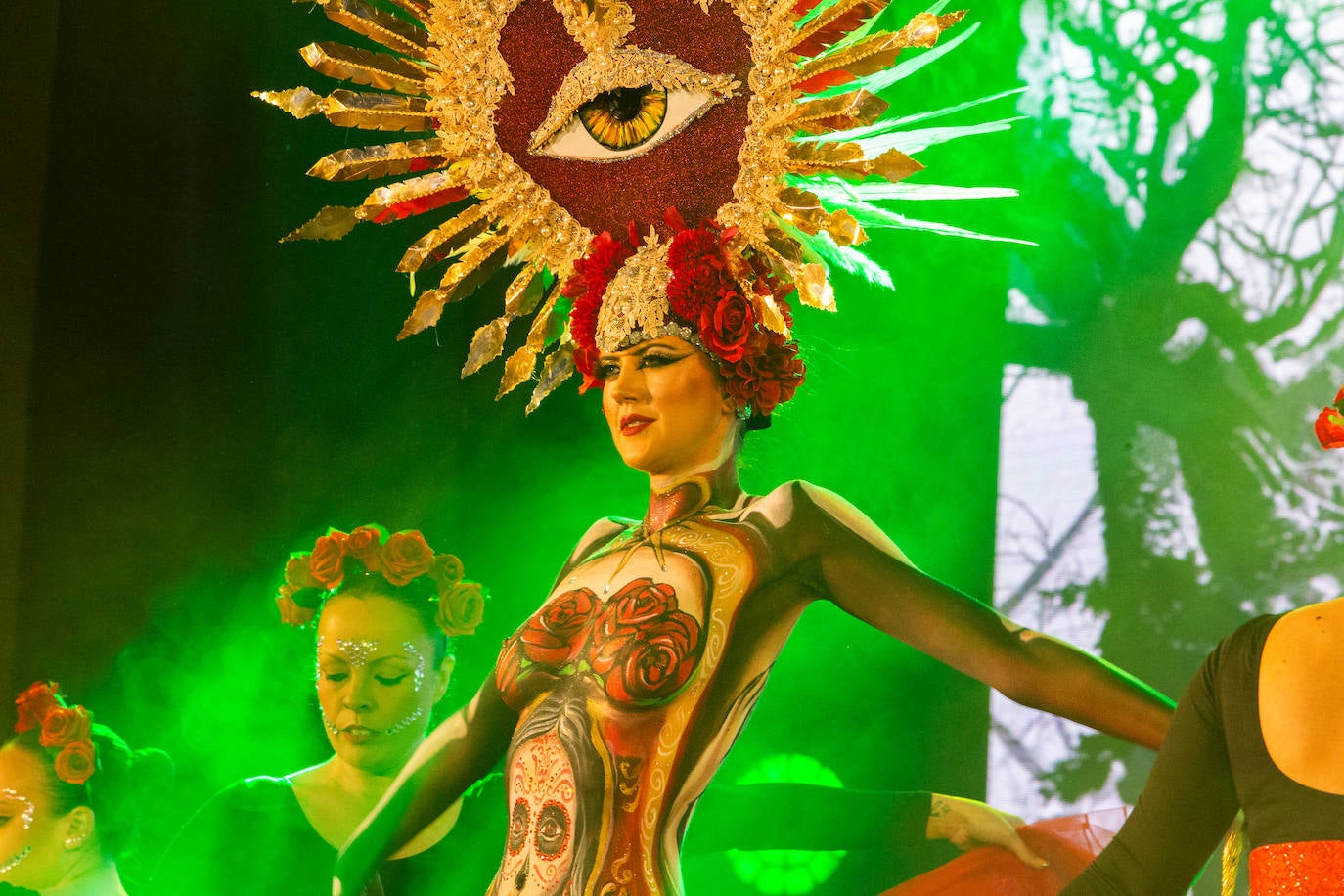 Las imágenes del Concurso de Trajes de Papel en Águilas