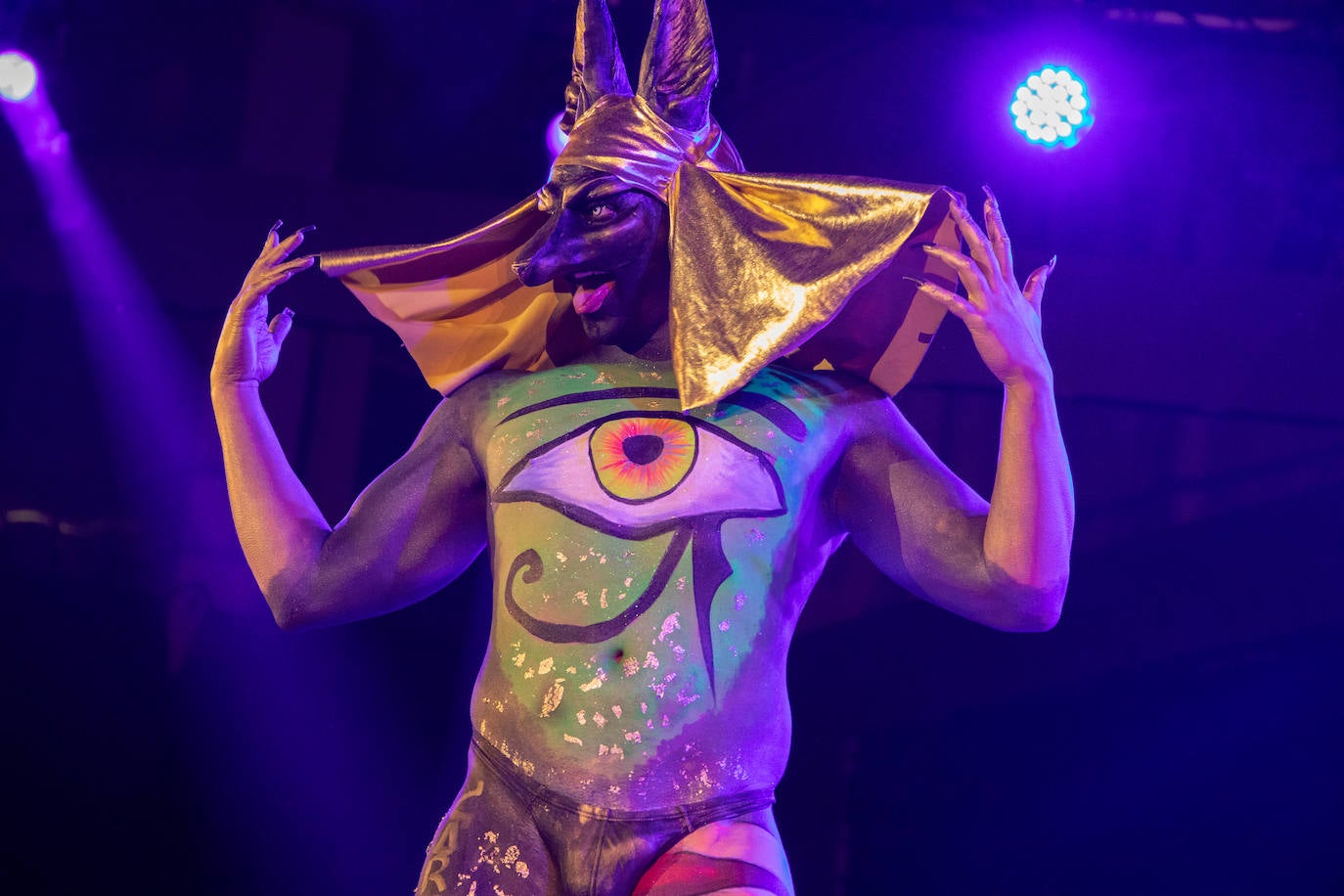 Las imágenes del Concurso de Trajes de Papel en Águilas