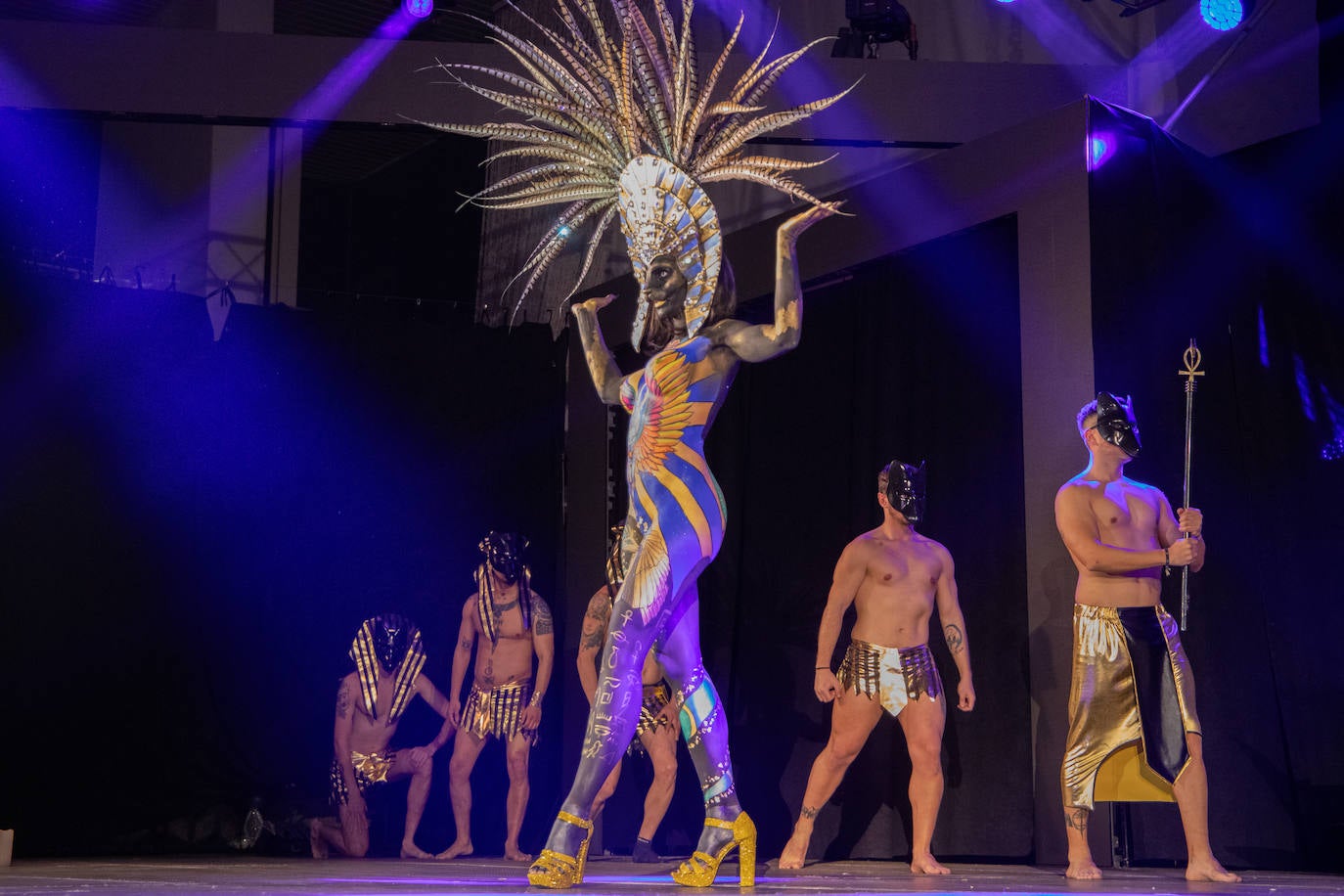 Las imágenes del Concurso de Trajes de Papel en Águilas