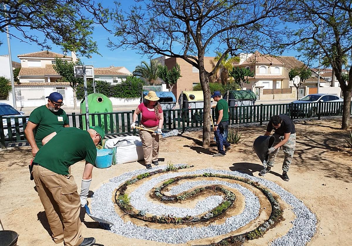 Clase práctica del curso de 'Actividades auxiliares en viveros'.