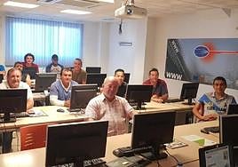 Alumnos de un curso impartido por el Ayuntamiento de Lorquí.