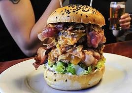 Imagen de archivo de una hamburguesa.