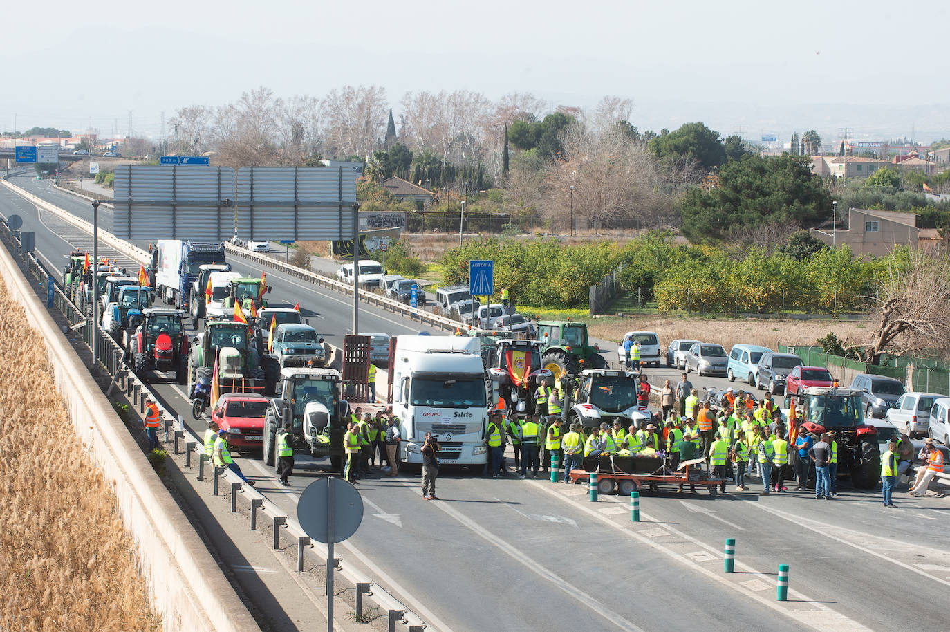 Segunda jornada de protesta de tractores en Murcia, en imágenes