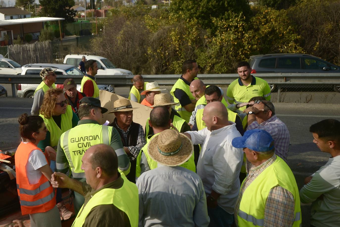 Segunda jornada de protesta de tractores en Murcia, en imágenes