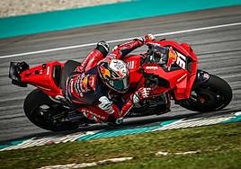 Pedro Acosta, ayer en acción en los primeros entrenamiento oficiales de MotoGP de esta temporada.