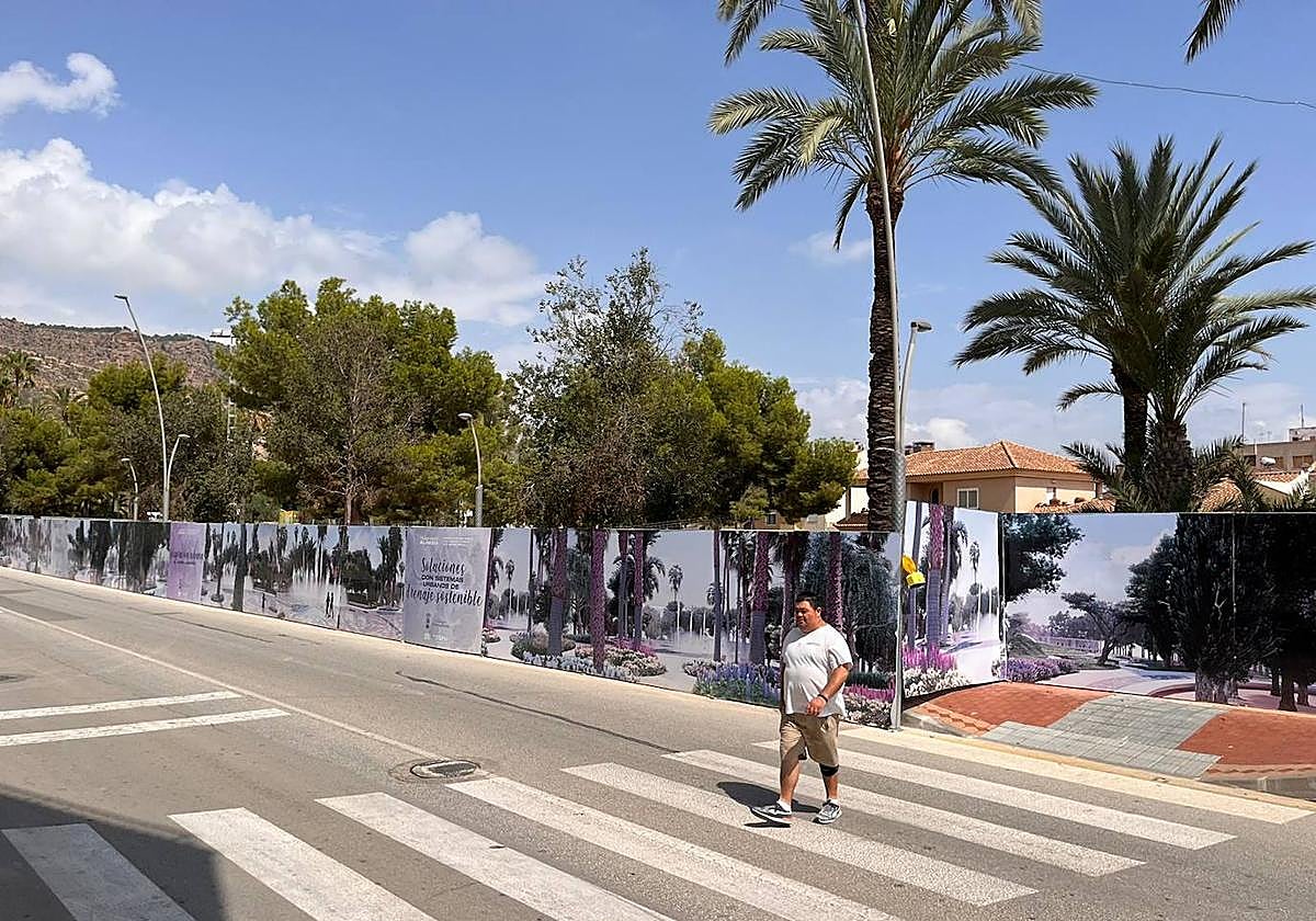 Antiguo recinto ferial de Alhama vallado.