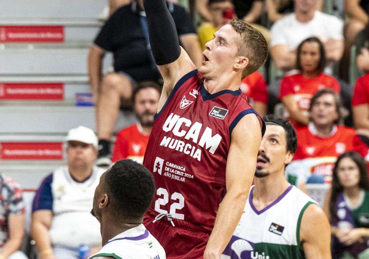 Ludde Hakanson, contra el Unicaja en el Palacio.