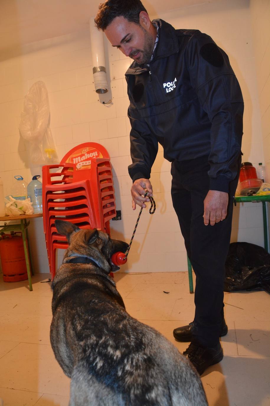 Entrenamiento de las unidades caninas de la Región en Cieza, en imágenes
