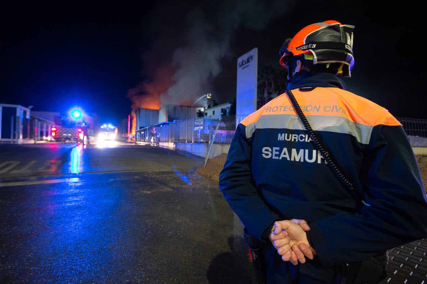 Imágenes del incendio de la empresa especias Sabater en Cabezo de Torres