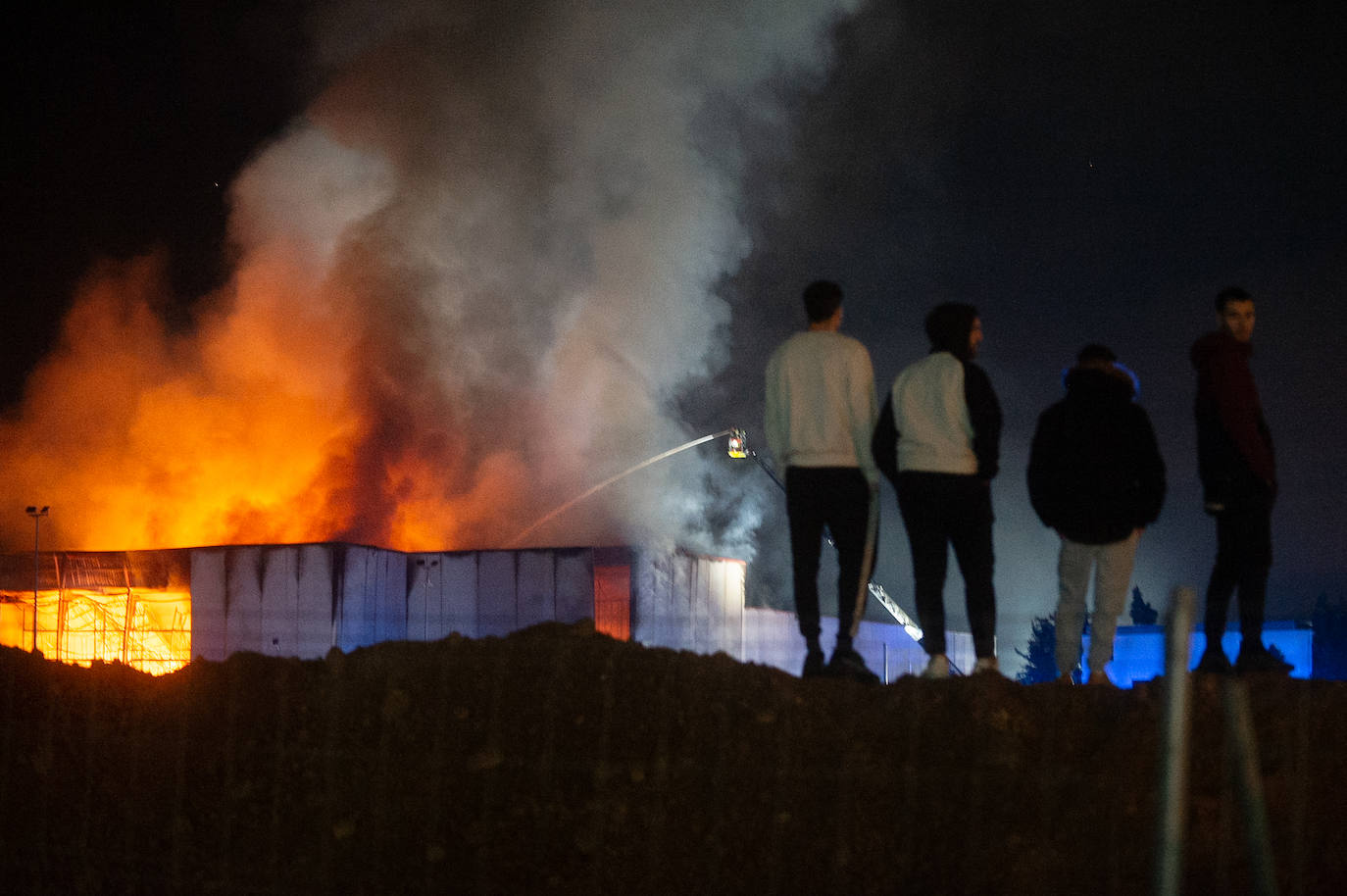 Imágenes del incendio de la empresa especias Sabater en Cabezo de Torres